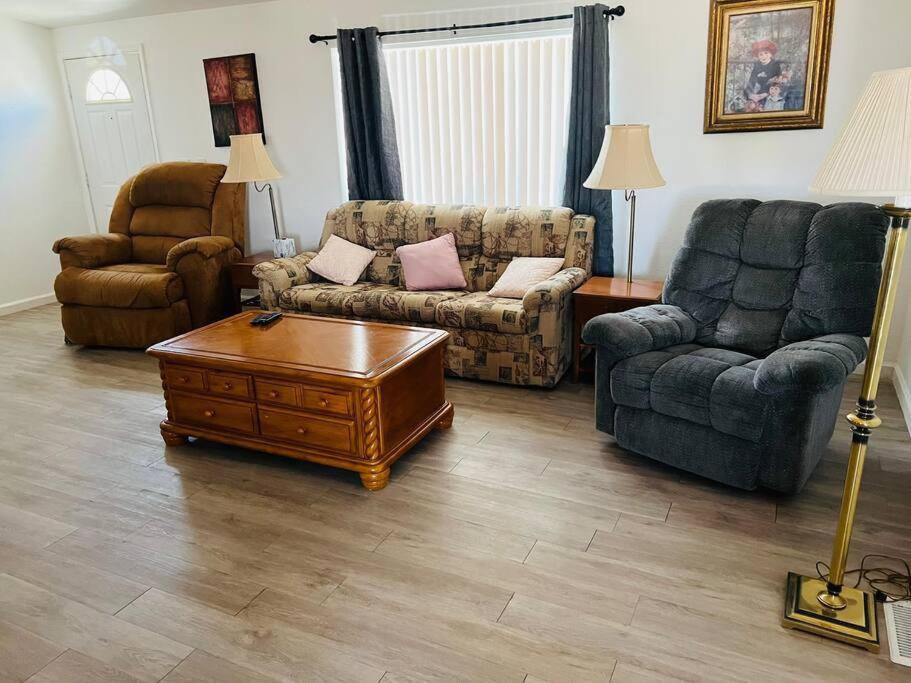 Death Valley/Prairiefire 3Bd/2Ba Home W/ Kitchen Pahrump Eksteriør bilde